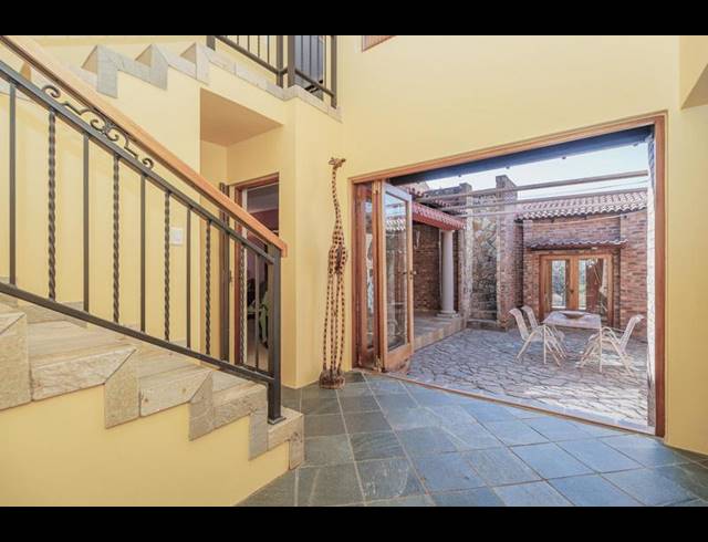 6 BEDROOM HOUSE FOR SALE IN RUIMSIG